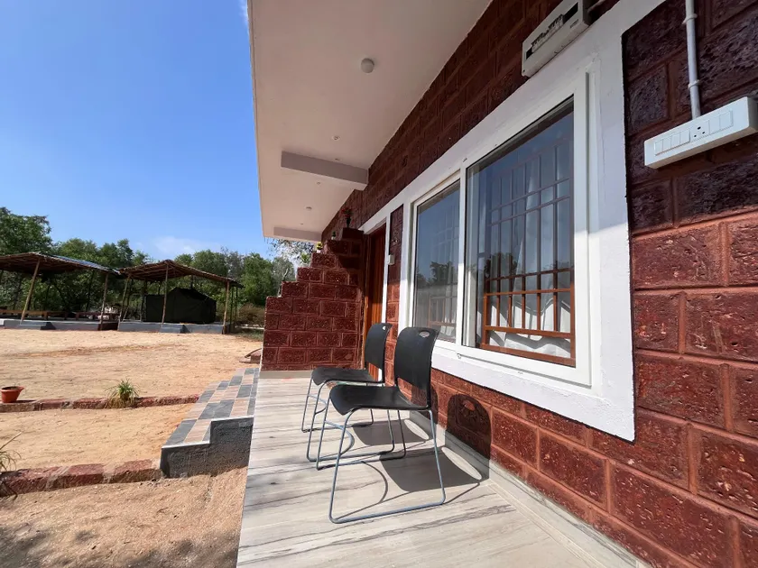 Mantan Stay - Image 1