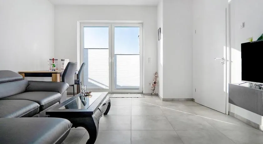 Ferienwohnung 'Neubau Mit Balkon' mit Balkon - Image 1