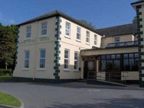 Round Tower Hotel - Image 1
