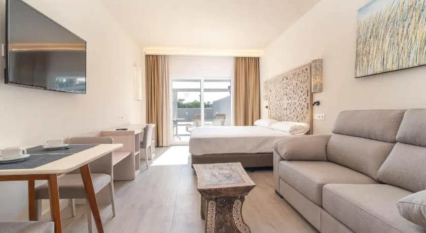 Aljarafe Suites by QHotels - Image 1