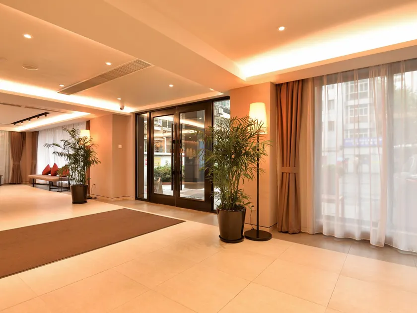 Home Inns Plus Shanghai Xujiahui Branch - Image 1