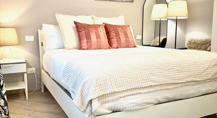 ReBeeApartments - apt 2 - Image 1
