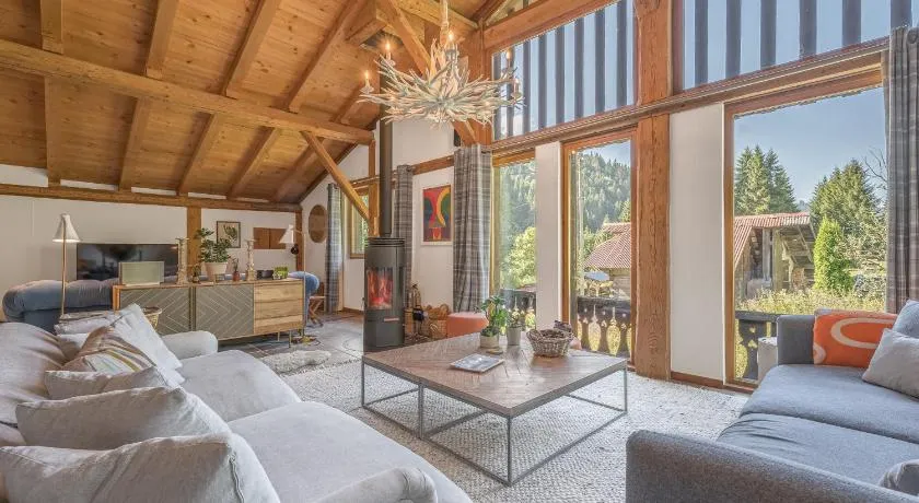 Hot tub, Sauna, Private shuttle and Privacy - 14 ppl - Stunning Ferme Liberté - Image 1
