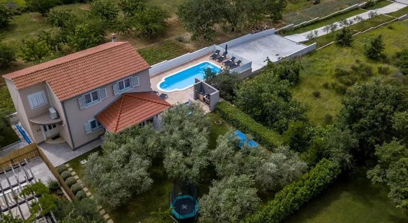Villa Arbareto with heated swimming pool - Image 1