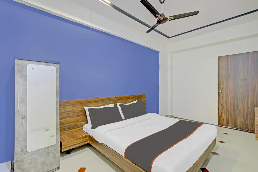 Collection O Rudrajyot Hotel - Image 1