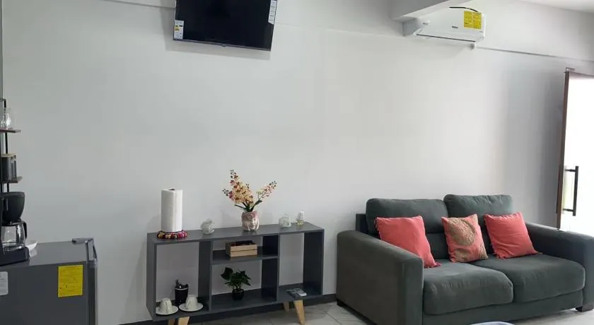 MarDani Guesthouse & Car Rental - FREE SJO Airport Shuttle - Image 1