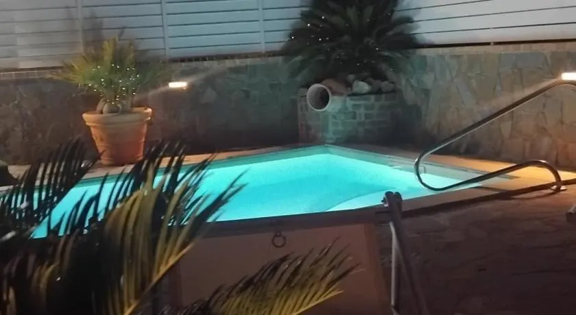 B&B Zurro " con piscina e relax vicino al mare" - Image 1