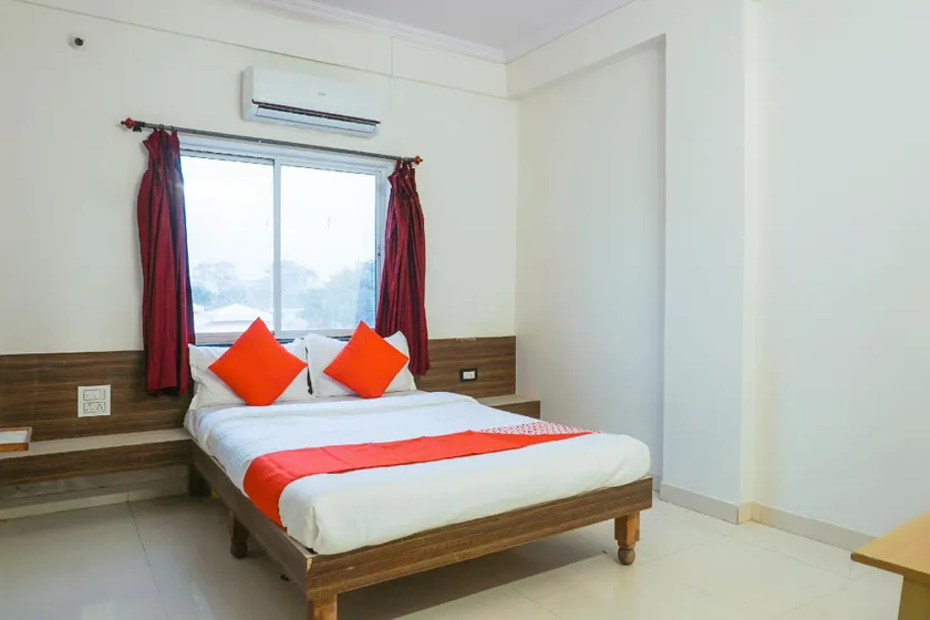 OYO 37769 Hotel Chaitanya - Image 1