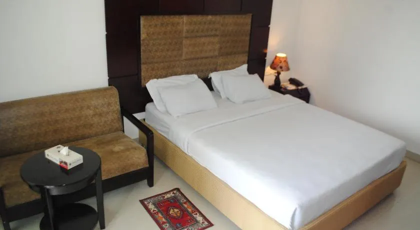 Hotel Mishuk - Image 1
