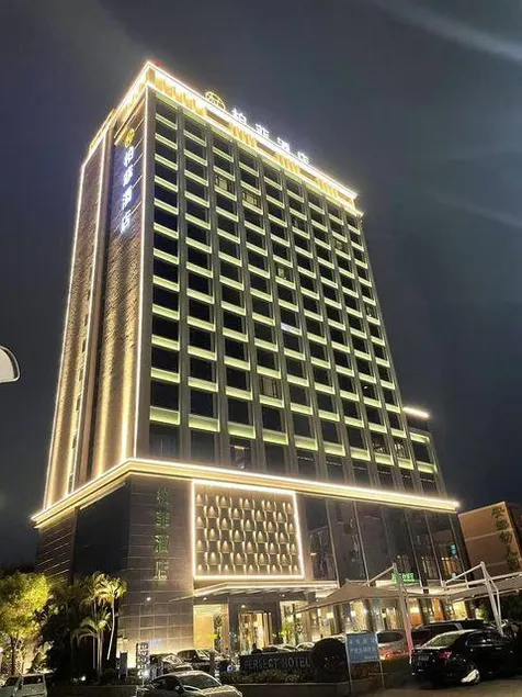 Perfect Hotel - Image 1