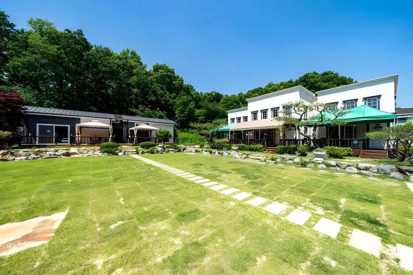 Yongin Donggupark Pension - Image 1