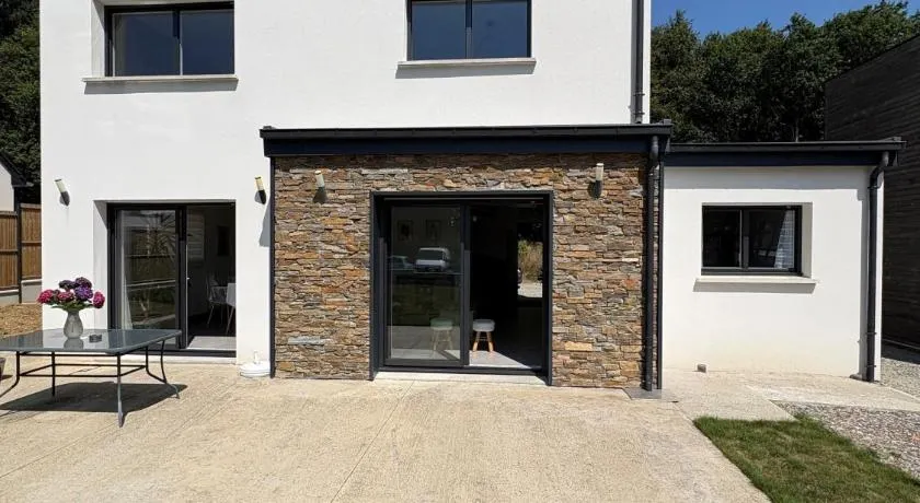 Ecrin contemporain lumineux à 20 min des plages - Image 1