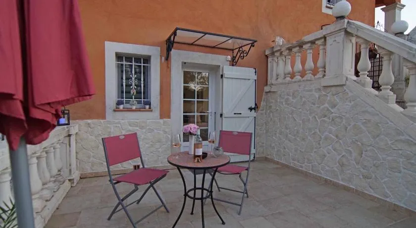 Chez Amali - Élégant appartement de vacances en Provence avec terrasse - Image 1