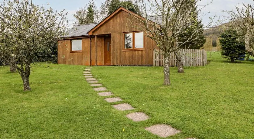 Casa rural con jardín - Image 1