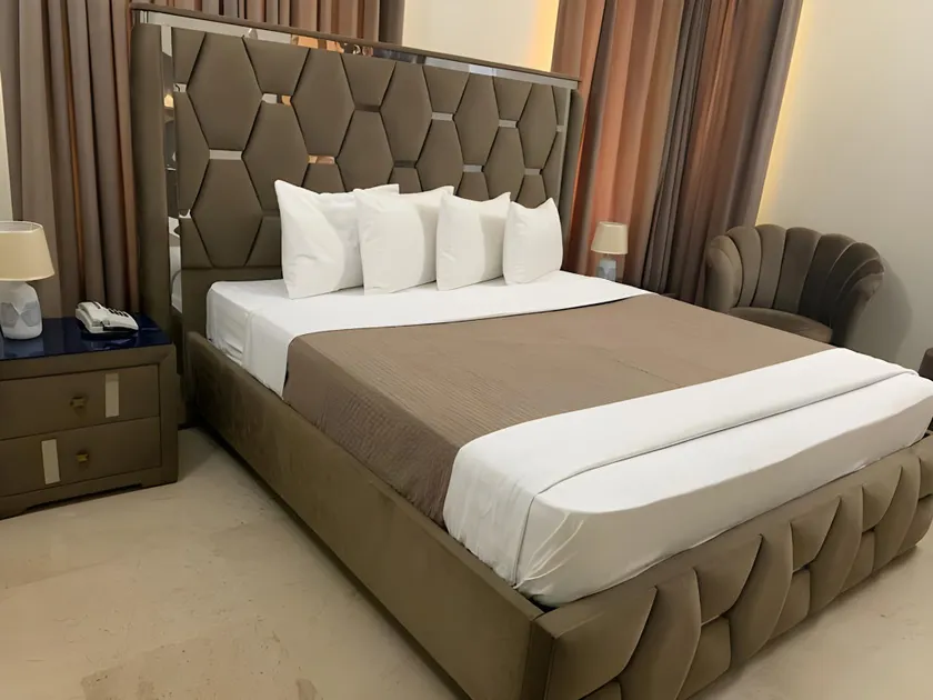 Luxury Moon Guest House - Image 1