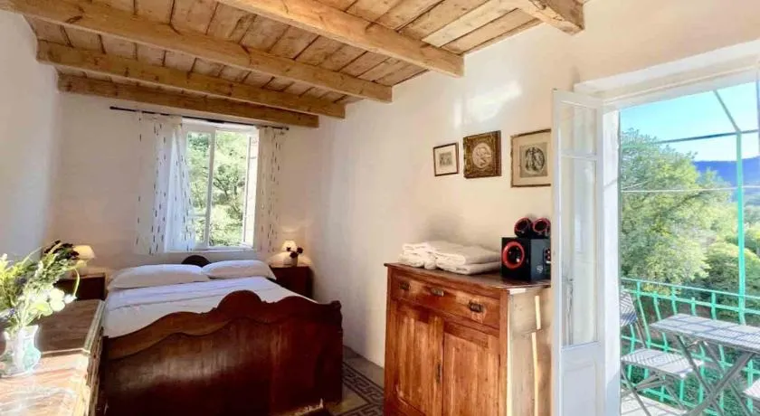 Casa Celestine in Via Orsini Isolabona Liguria Italy Sleeps 5 - Image 1