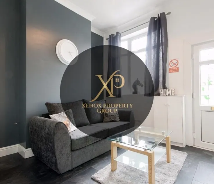 Exclusive 4 BR House near Hanley- Free Parking - Image 1