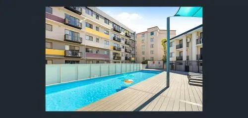 East Perth 2 bedroom Apartment with Parking and Wi-Fi - Image 1