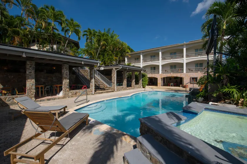 Lazy Parrot Inn - Image 1