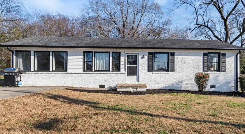 Franklin Retreat - Sleeps 4 - Image 1