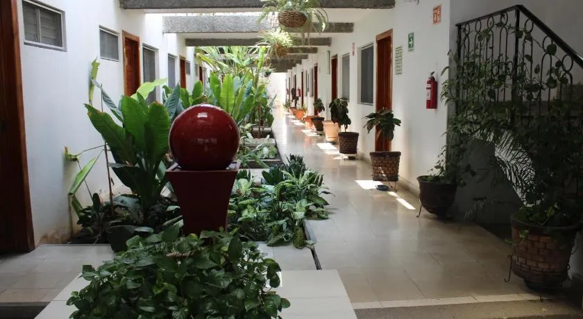 Hotel Casablanca Tuxtla - Image 1