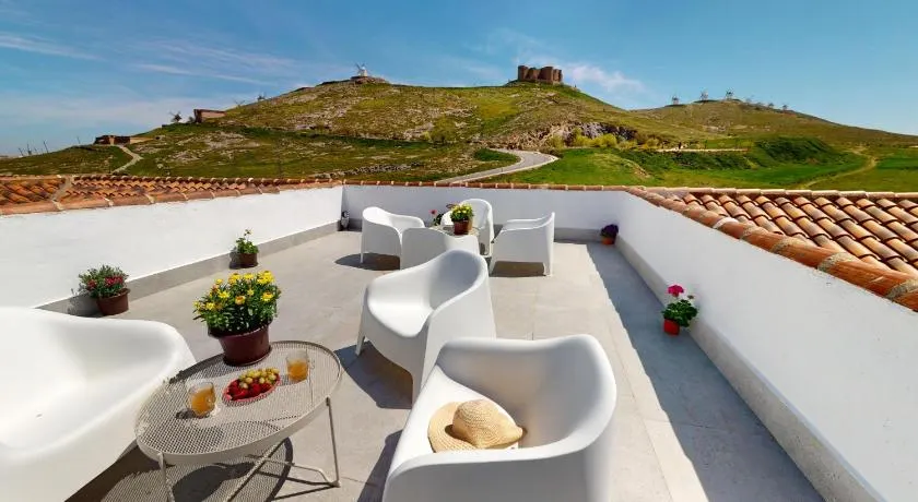 Apartamentos Consuegra frente a los molinos - Image 1