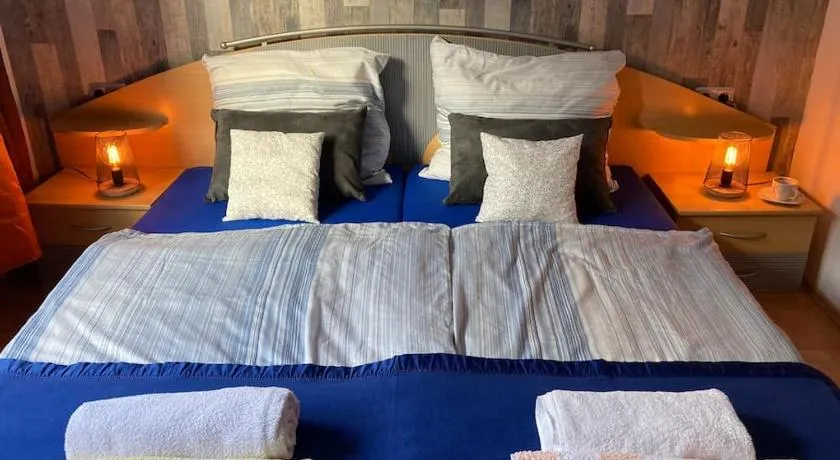 Apartment am Rhein ganze Wohnung NETFLIX Internet 1000 Mbits, free Parking - Image 1