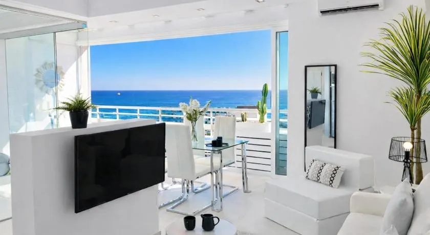 LOFT DEL MAR - Charming luxury apartment at La Roca - Image 1