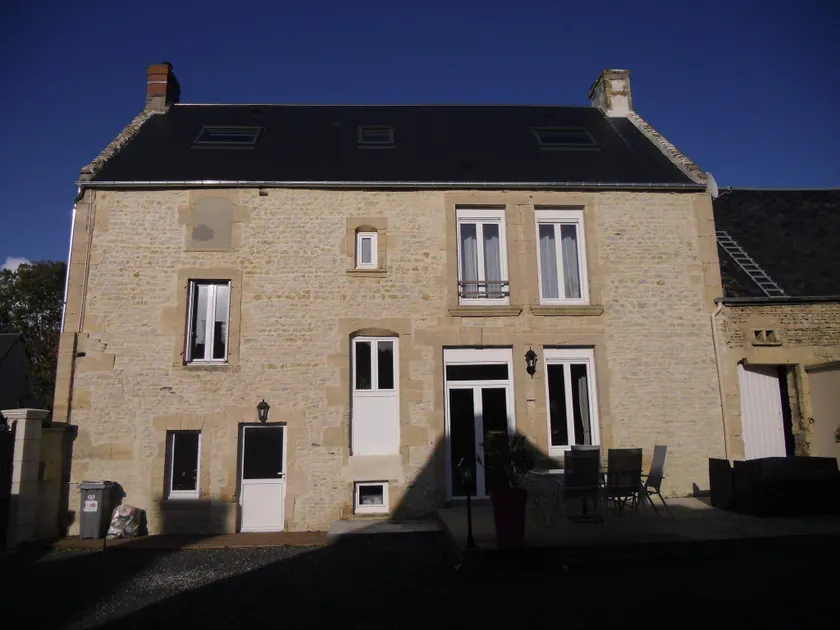Charming Holiday Home in Asnelles with Garden - Image 1