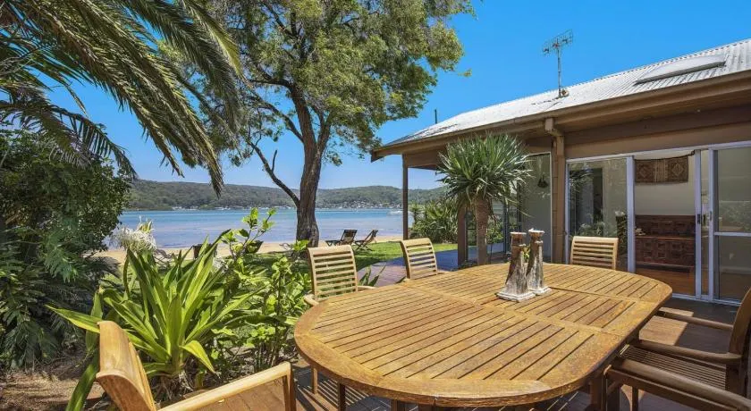 Booker Bay Beach House Family Fun - Image 1