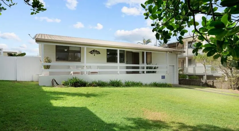 Baileys Beach House - Image 1