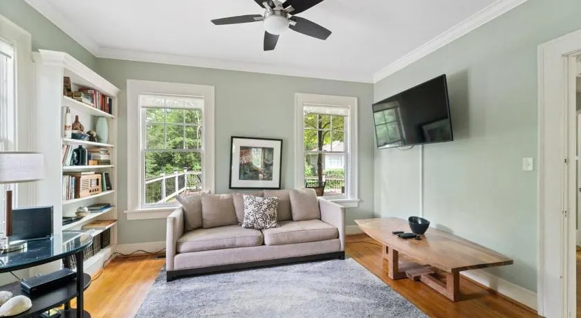 5BR Atlanta Historic-Sleeps 10-Near Emory & CDC - Image 1