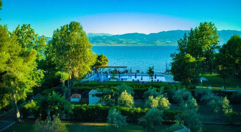 Tsamadanis Hotel & Bungalows Friends Family - Image 1