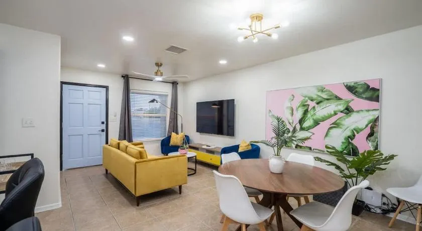 Art Deco 3 BR Near Fort Bliss - Image 1