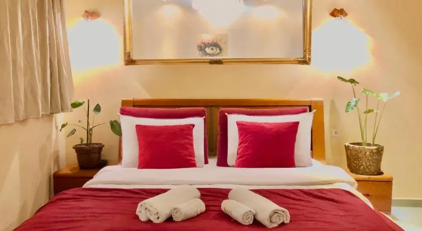 Urban Boutique Hotel - Image 1