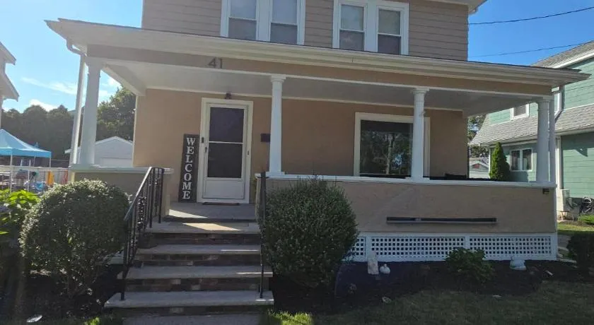 The Fairview - North of Boston Furnished Home - Image 1