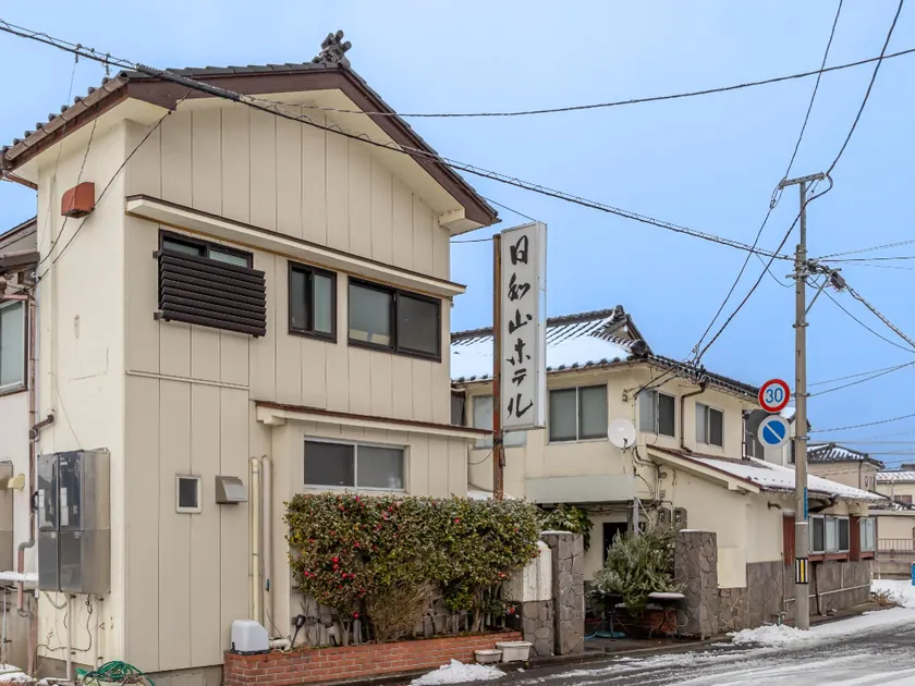 Hiyori Yama Hotel - Image 1