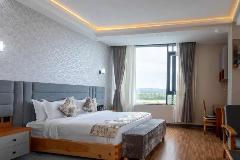 THA NICKOLEE HOTEL - Image 1