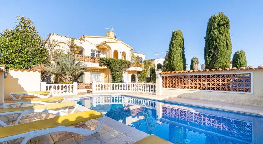 RESIDENCIA ALBERES -Apartamento completo con piscina, barbacoa, parking- B - Image 1