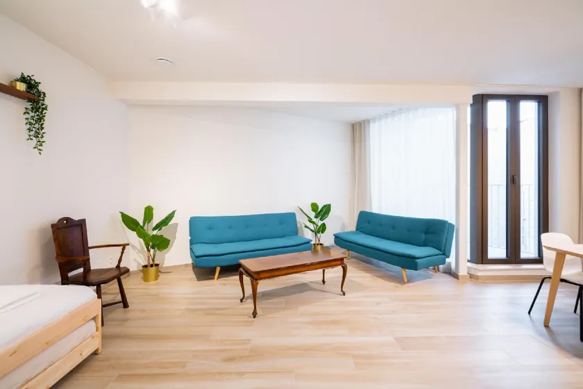 Comfy Stay for 10 near Antwerp Station - Image 1