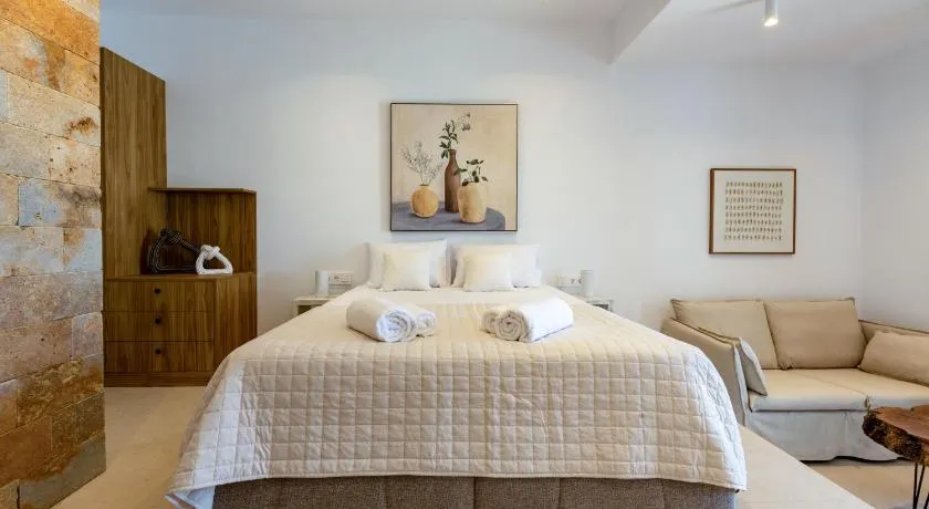 Kyma & Anemos Suites - Image 1