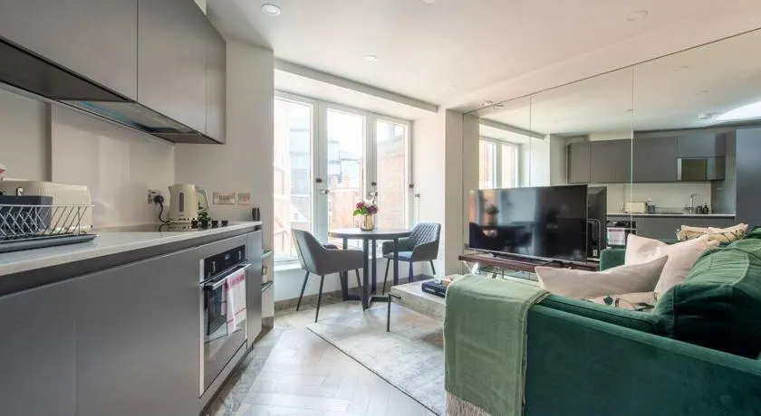 Chic Central Reading 1BR Apt CHRL F2 - Image 1