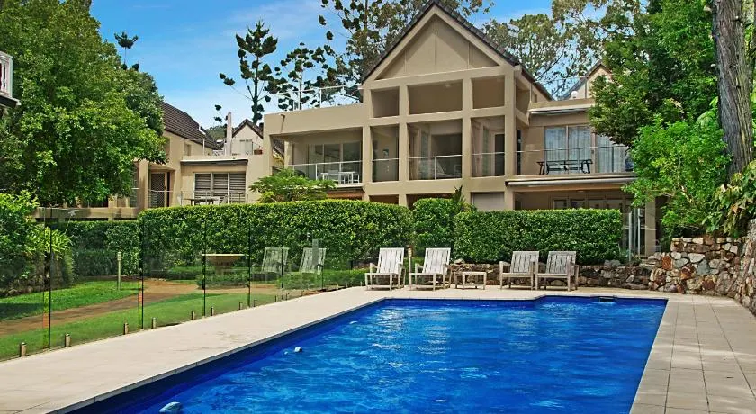 Alderly Terrace - Image 1