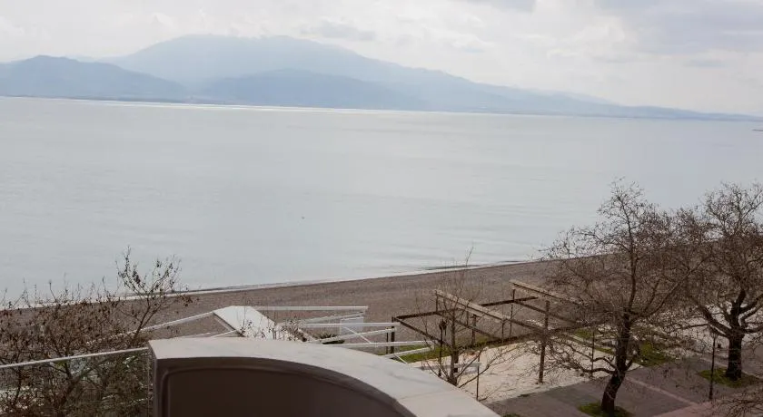 goldenbeach - Image 1