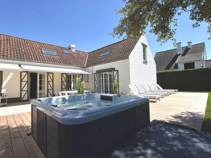 Luxury Villa in Sint-Idesbald with Jacuzzi - Image 1
