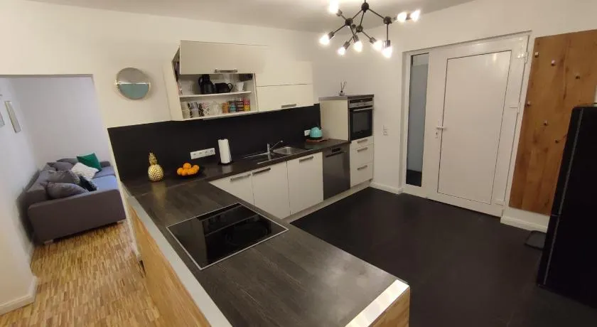 modernes Apartment in verkehrsgünstiger Lage - Image 1