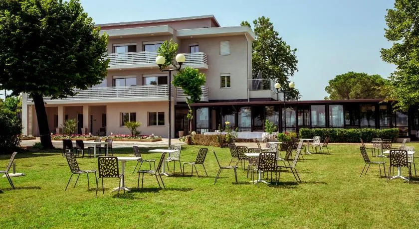 Hotel Stella del Benaco - Image 1