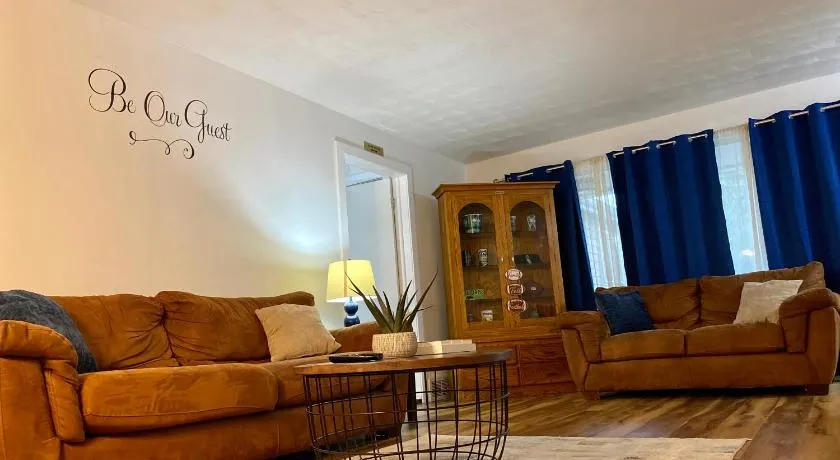 Luxury 5BR, 2 BA home near Notre Dame- Game Room! - Image 1