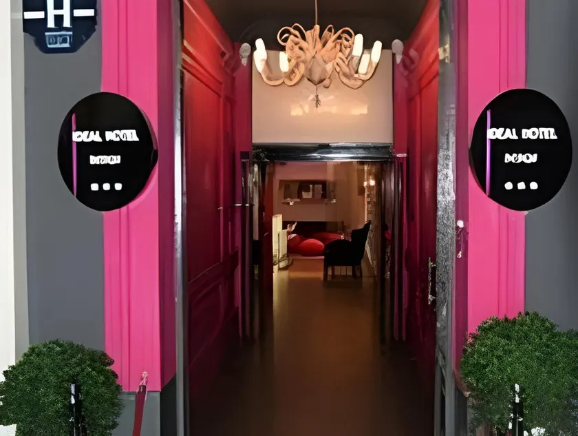 Idéal Hôtel Design - Image 1