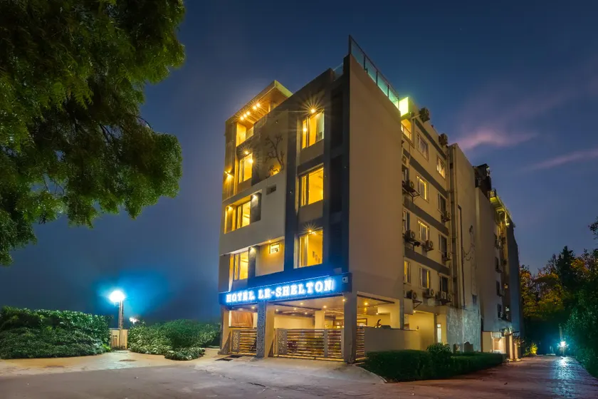 Tripli Hotels Le Shelton - Image 1